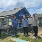 Kapolsek Wanasalam Himbau Kamtibmas kepada Pemilik Warung di Pantai Sawahkabayan IMG-20251030-WA0148